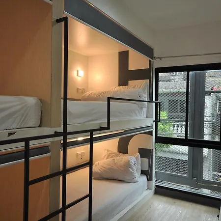 MonkeyNap Hostel
